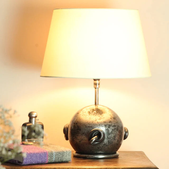 Metal Globe Table lamp